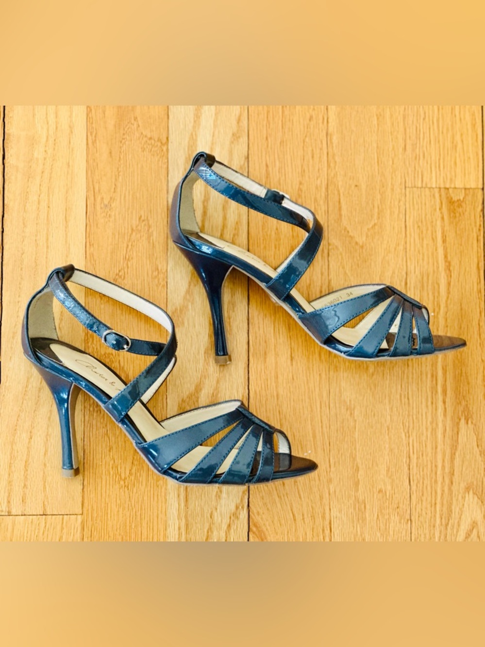 Charles & Keith Blue Gray Glossy Strappy Heeled Sandals Ankle Strap Size 34 / 4 - Picture 3 of 9